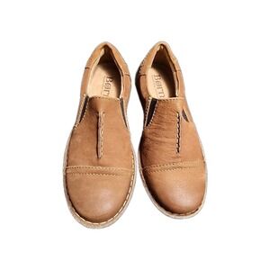 Born Nampa Tan Maple Leaf Nubuck Handcrafted Footwear Size 8.5 Women's